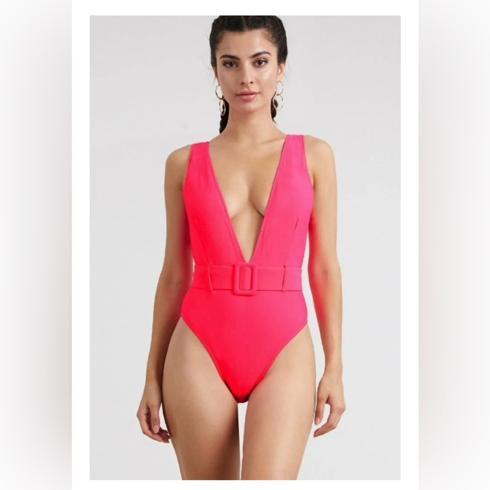 Avanova Swimsuit Size L.